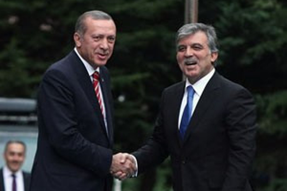 Financial Times: AKP içindeki çatlak büyüyor