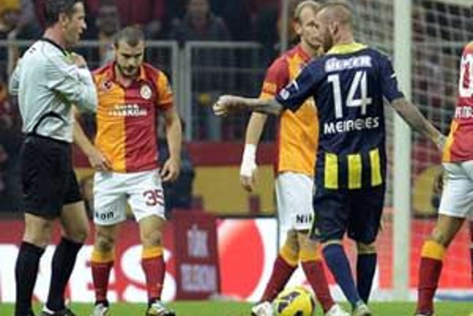 Fenerbahçe 2 futbolcuya daha veda etti