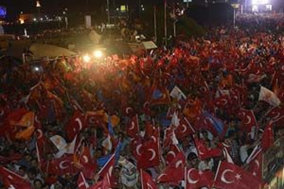 Erdoğan "en az 3 çocuk" dedi, Türkiye'nin nüfusu geriledi