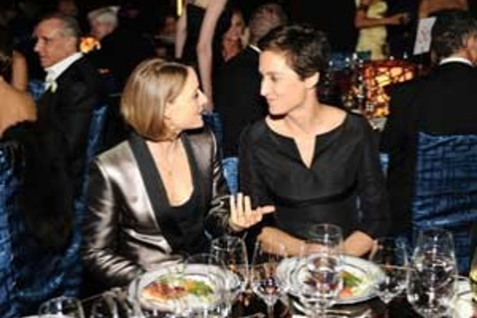 Oscar ödüllü Jodie Foster kız arkadaşı ile evlendi
