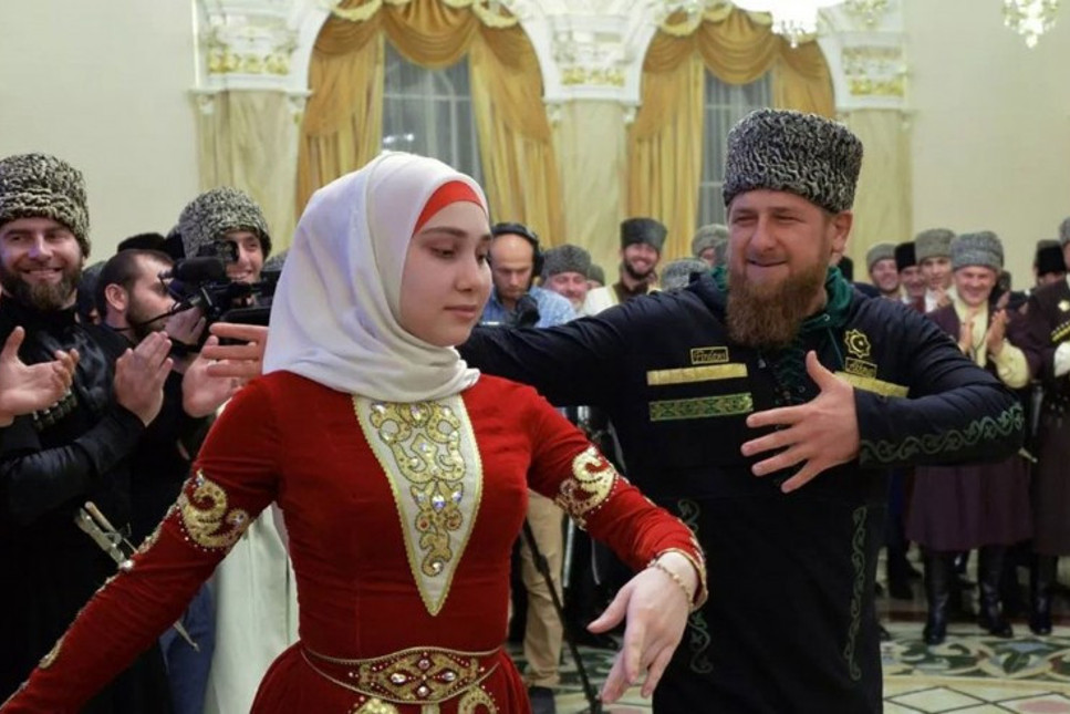 Kadırov'un emriyle düğünde pahalı hediyeler yasaklandı