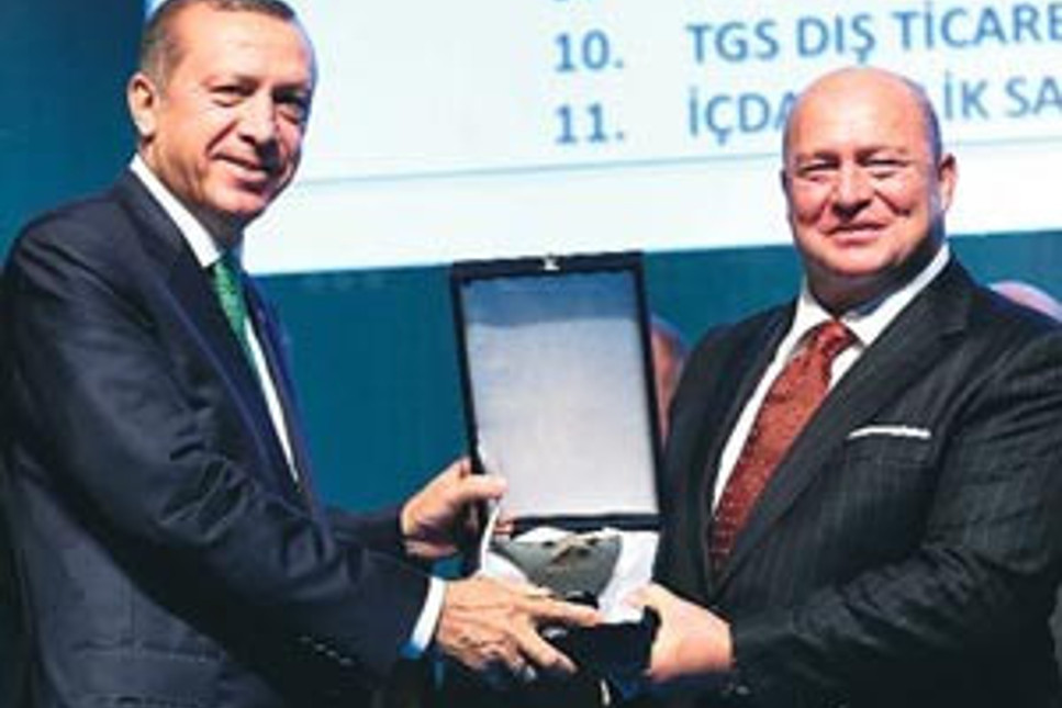 Koç’a ödülünü Erdoğan verdi