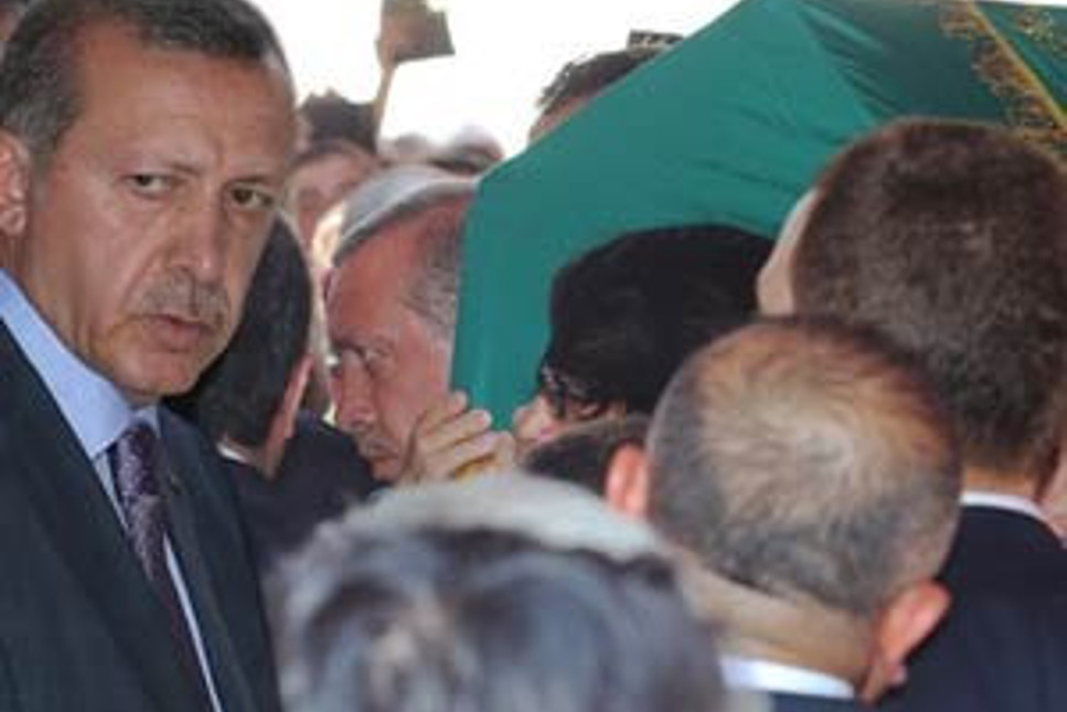 Programda yoktu: Cenazeye Erdoğan da geldi