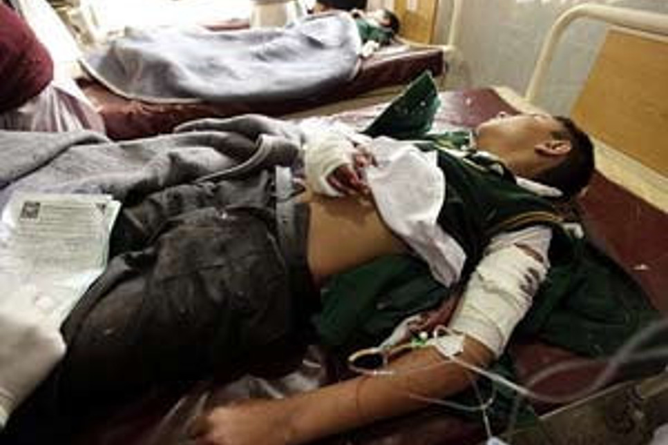 Teröristler okul basıp katliam yaptı: 126 ölü