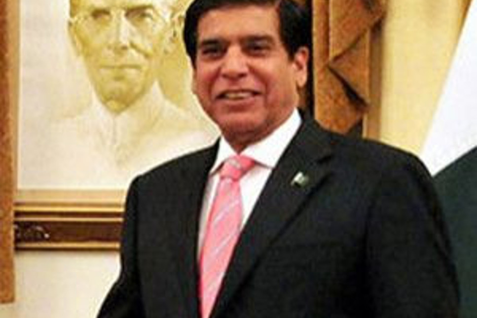 Pakistan'da hükümet düşürüldü, başbakan tutuklandı