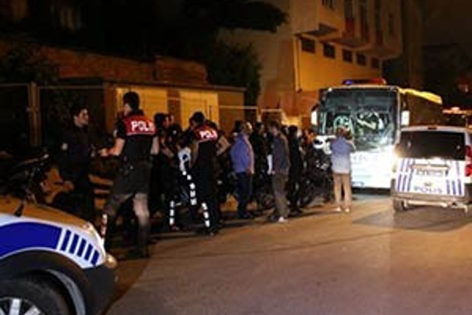 Okmeydanı’nda polise silahlı saldırı:2 yaralı