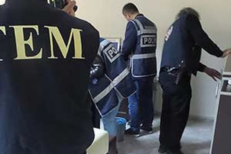 TSK’daki Cemaat’i yazan gazetecinin evine polis baskını
