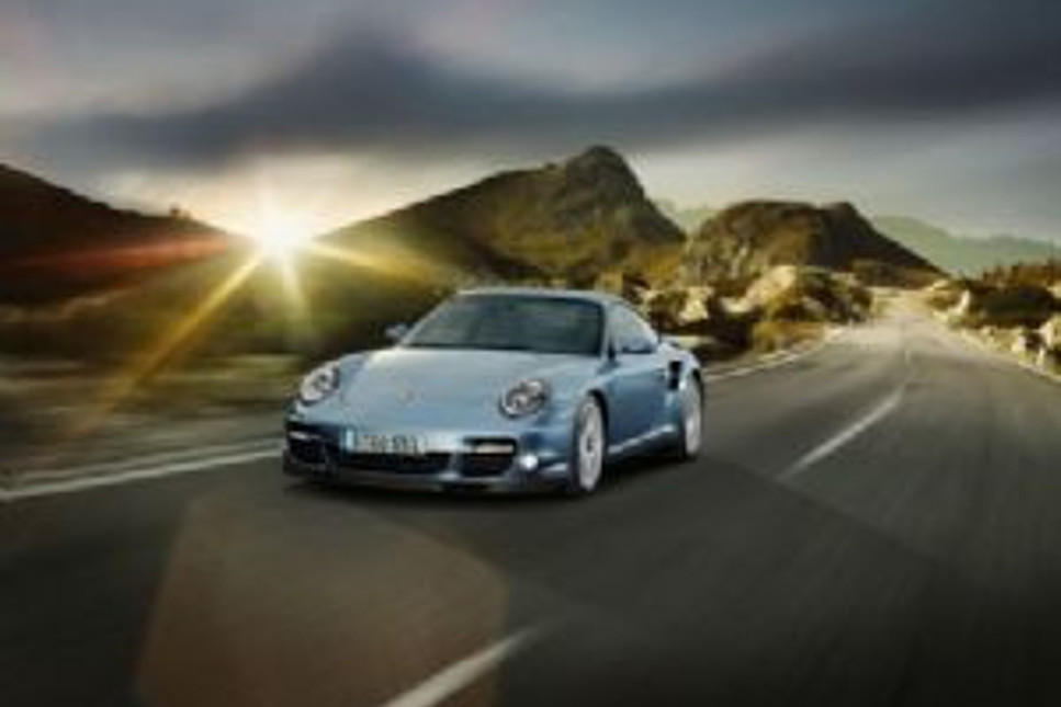 Yeni Porsche 911 Turbo S    