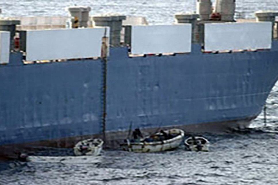 Somalili korsanlar, İran bandıralı yeni bir gemi kaçırdı