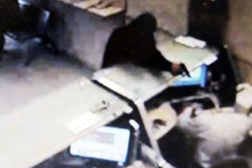 İzmir'de banka 'soygunu': Gerçek kimliğiyle işlem yaptı, paranın bir kısmını almadı