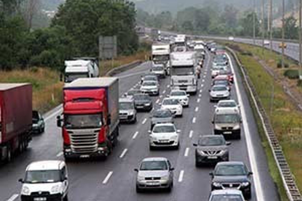 Karayolları'ndan şok açıklama: Trafik 2 gün yoğun olacak