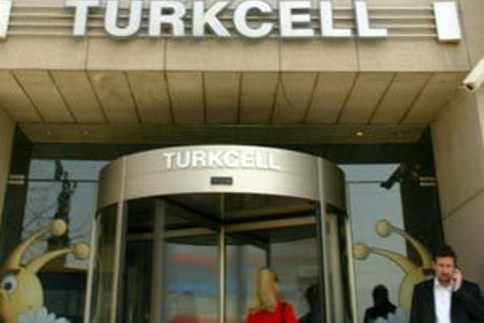 Turkcell'e rekor vergi cezası geldi, hisseler sert düştü 