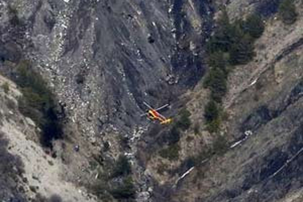 Flaş…Uçak kazasında korkunç iddia !Pilot intihar etti