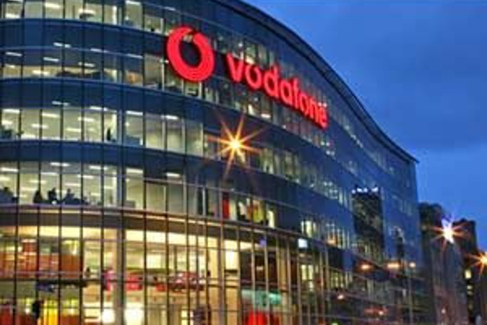 Vodafone'dan Londra'dan çıkarız tehdidi