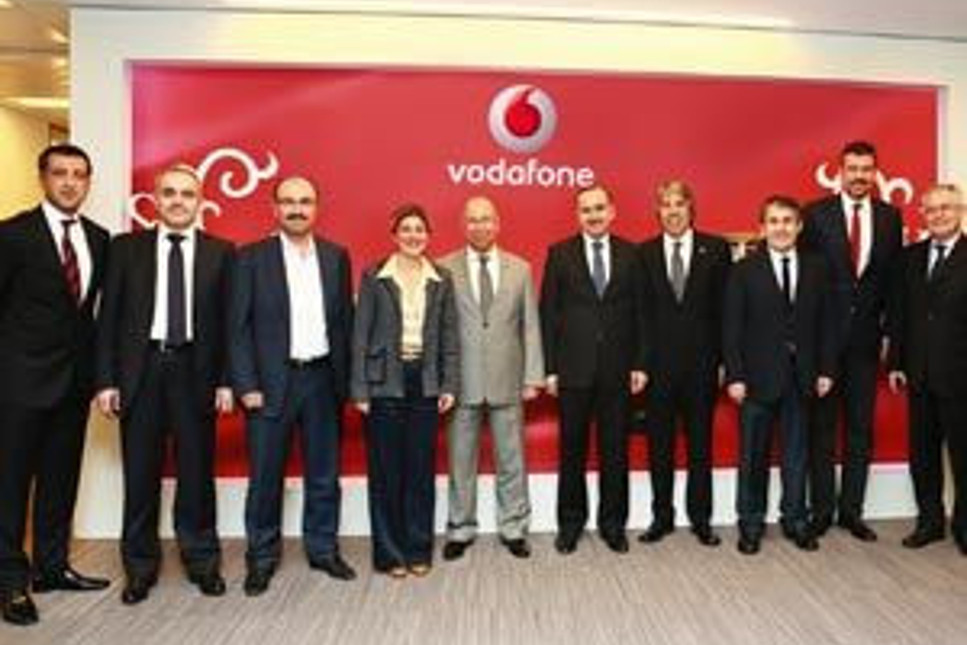 BTK Başkanı Acarer'den Vodafone Türkiye'ye ziyaret