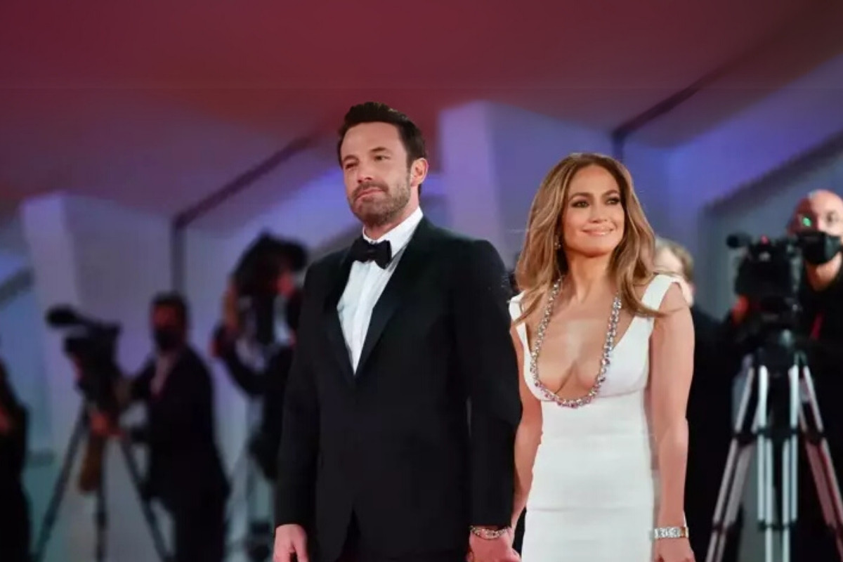 Jennifer Lopez, Affleck soyadını sildirmek için gün sayıyor