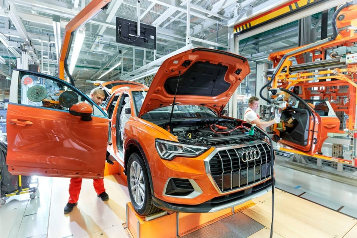 Audi 2029'a kadar binlerce işçiyi çıkaracak, yıllık personel maliyetini 1 milyar euro azaltacak