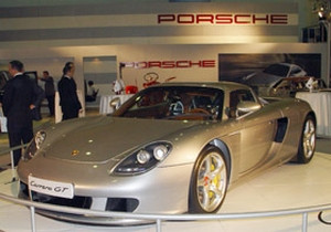 Araplar Porsche’a biz mopede