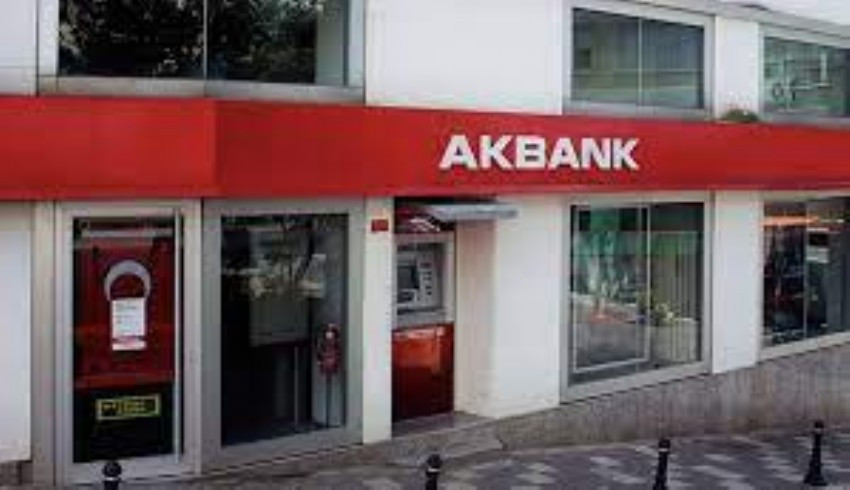 Akbank y l n ilk eyre indeki konsolide net kar n a klad