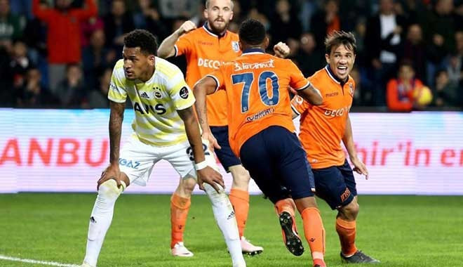 Fenerbahçe saç-baş yoldurdu, Başakşehir kazandı