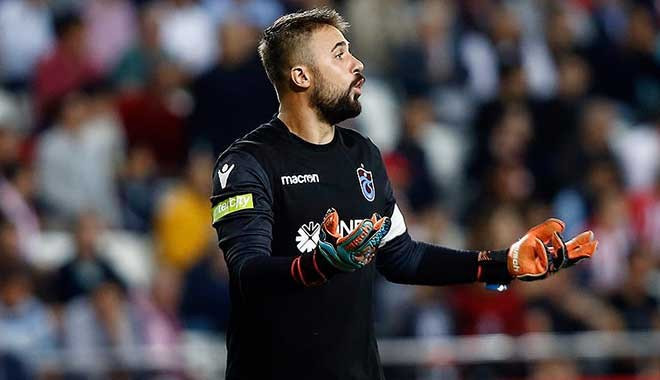 Trabzonspor, Onur Kıvrak'ın sözleşmesini karşılıklı olarak feshetti